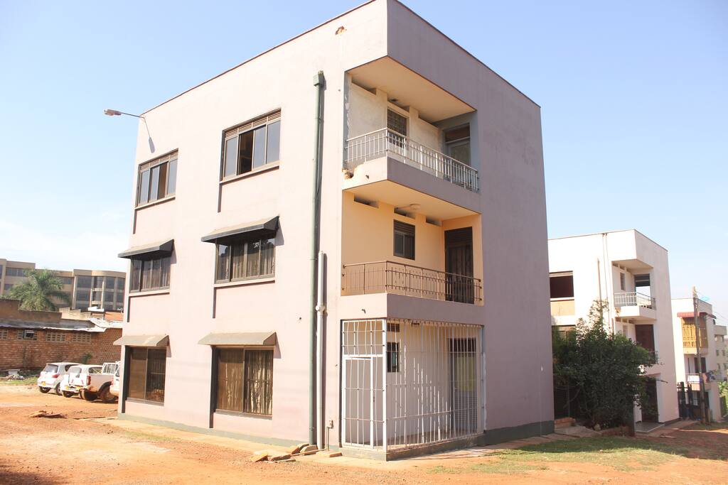 TREKKERS HOSTEL on the ground floor with plenty of space for parking