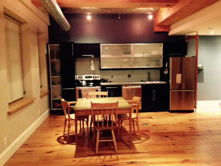 Large open concept kitchen and dining area.