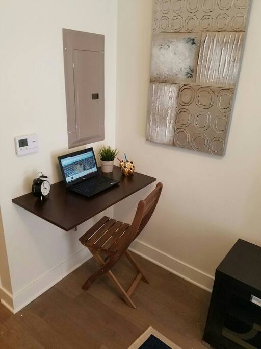 Laptop-Workspace area
