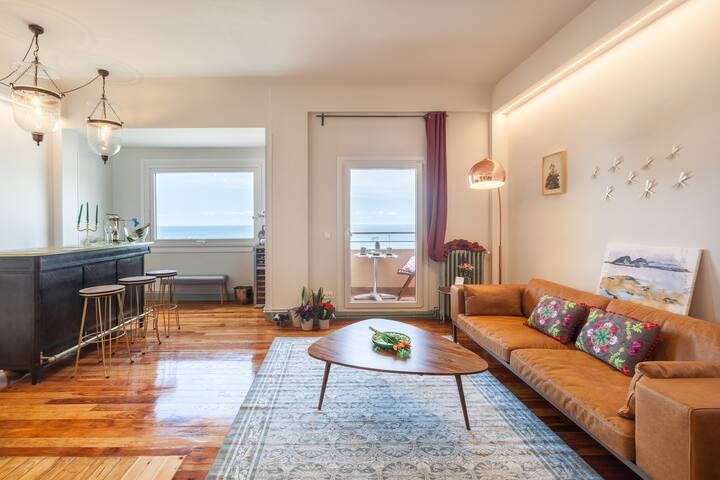 Radiant Waterfront Terrace. Zurriola Beach. gallery image 5