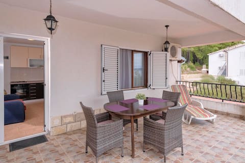 apartment zora ivan dolac 1