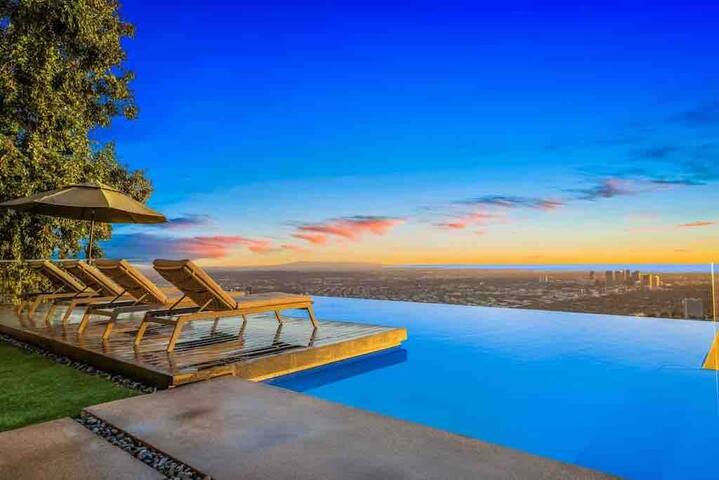 $10M Hollywood Sky Villa