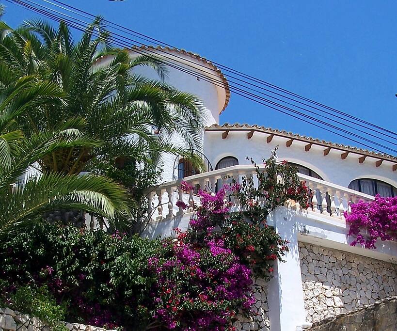 Villa from the driveway