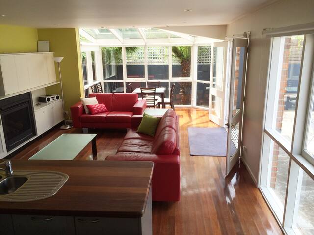 3 Waterloo Crescent gallery image 3