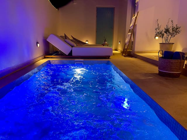 Hypnos boutique villa with amazing heated pool