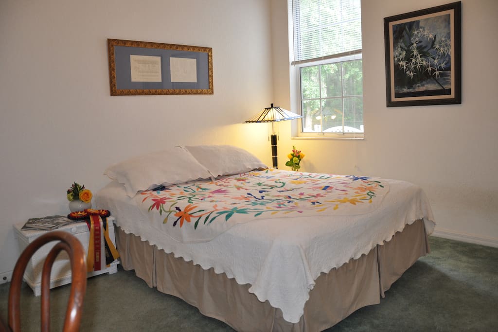queen size bed