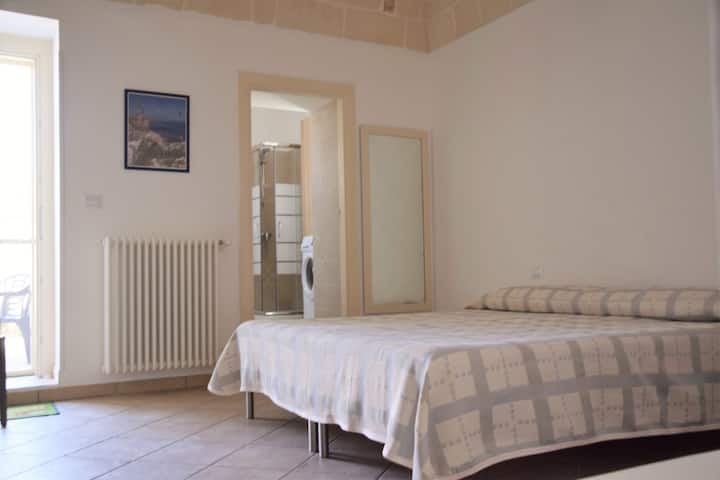 საძინებელი 1