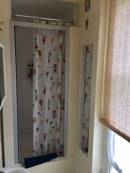 Shower with constant hot water