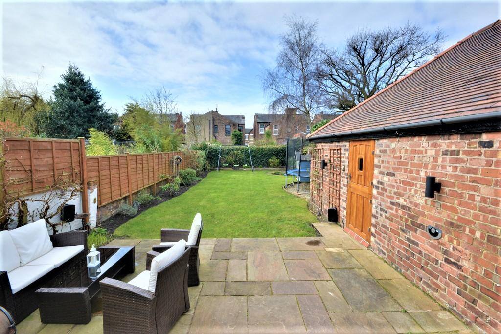 South facing patio area and garden and Sonos Speakers