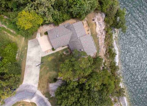 Million Dollar View~ Lake Front Seder House