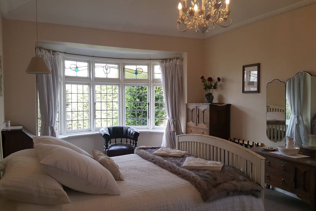 Queen bed