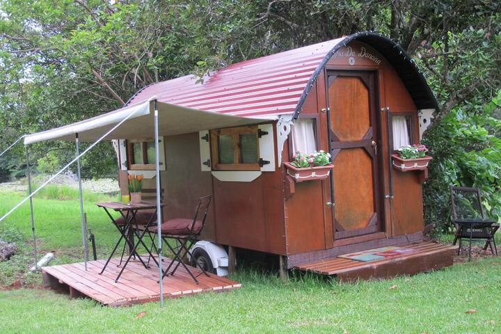 Unique Shepherds Hut, Privacy and Rural Views