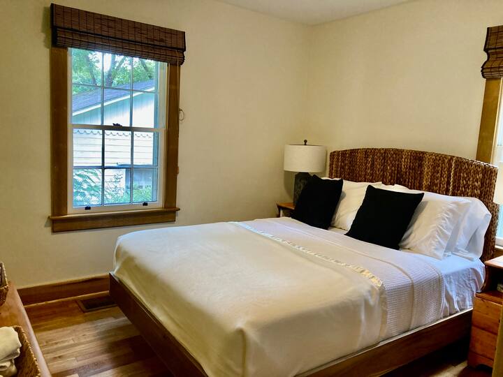 12 Best Airbnb Vacation Rentals In College Park, Updated 2024