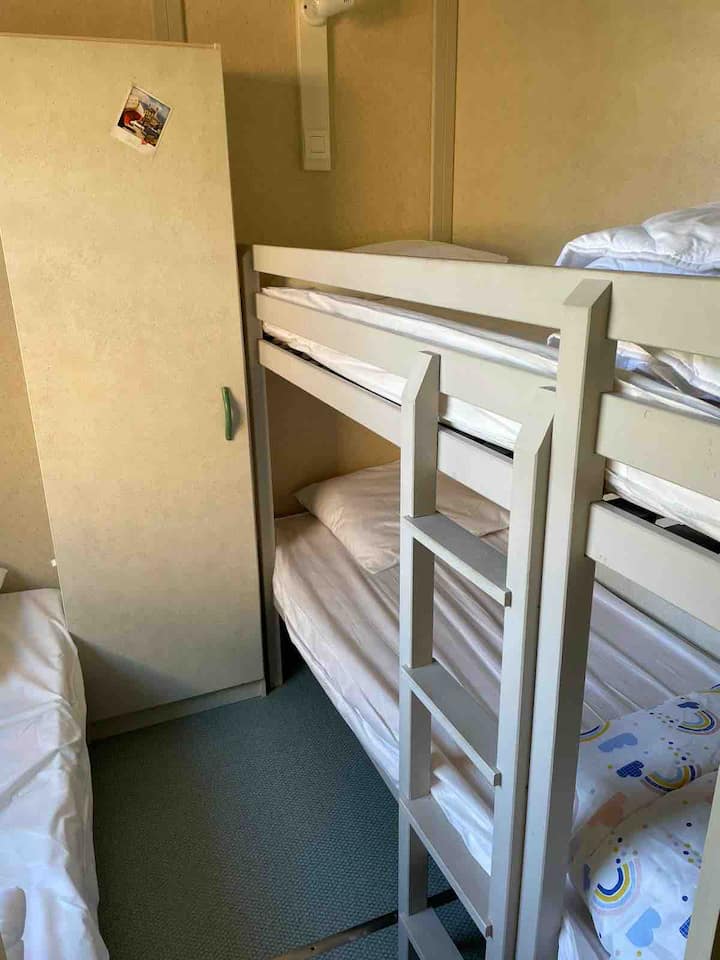 Dhomë gjumi2 krevat marinari 