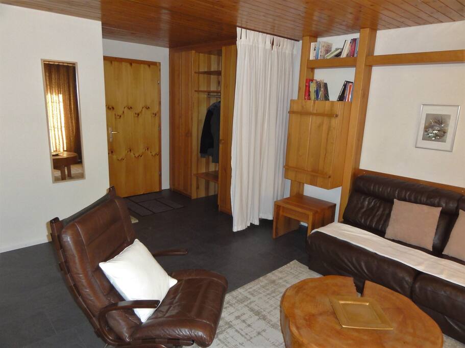 Eingang mit Garderobe