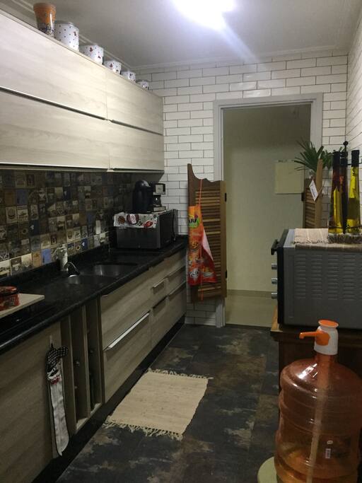 Cozinha equipada.
Kitchen.