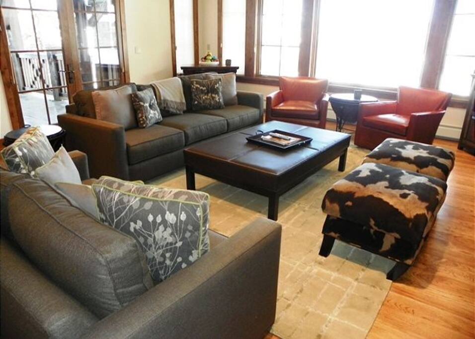 Living Room - VAIL BUTLER