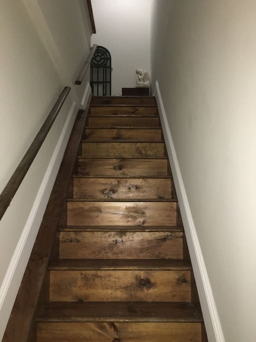 The entrance to the 2 floor