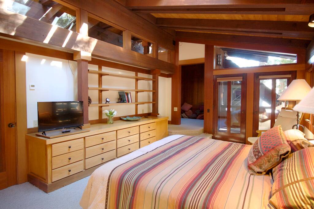 Master bedroom with private balcony. (upstairs)