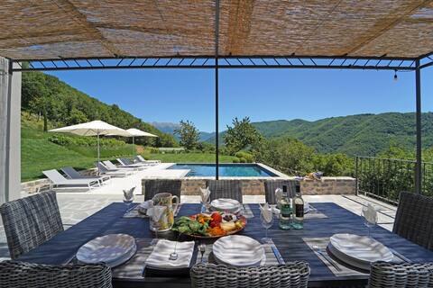 Villa Vittoria 8pax Pool A/C, WiFi, BBQ, 5 Terre