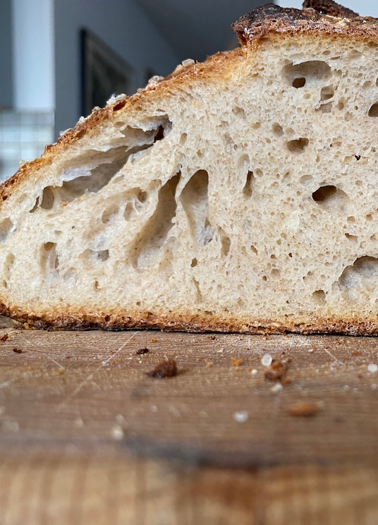 Show full-screen, host-provided image