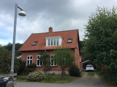 Neighboring The Queen of Denmark in Fredensborg