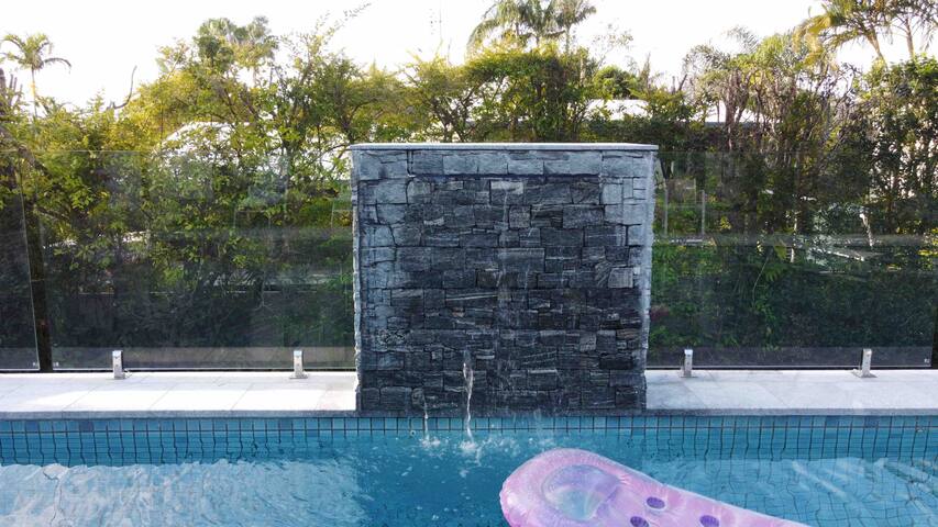 Beautiful Family Home near 5 beaches gallery image 5