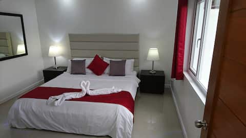 One-bedroom suite S1 with Netflix & superfast Wifi
