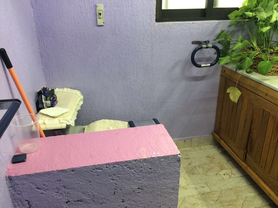BAÑO COMPARTIDO