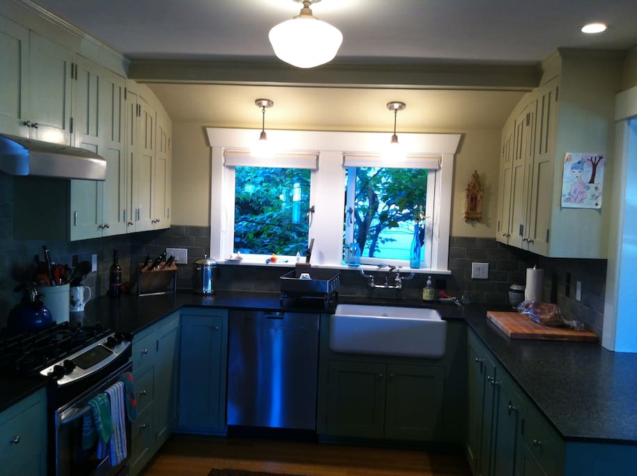 A fully equipped kitchen.