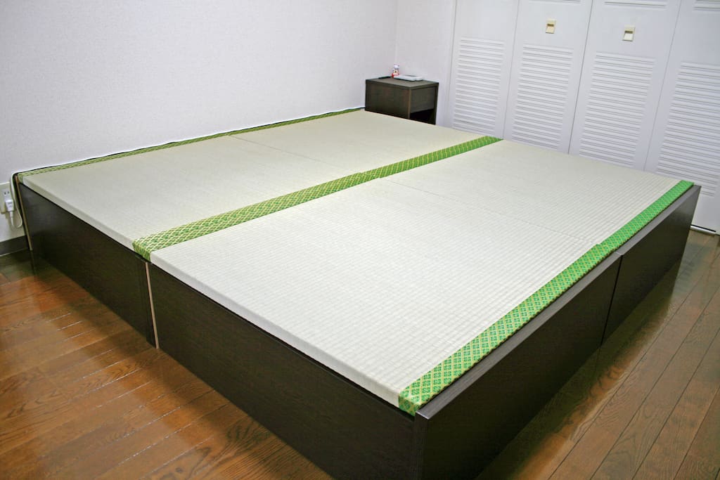 King size Tatami bed