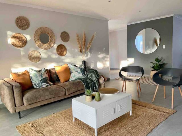 Host & Co. gallery image 2