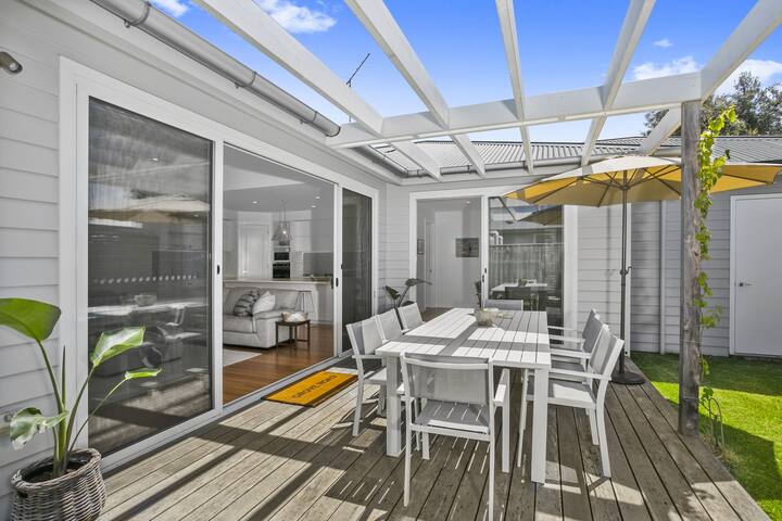 Beach, River, Golf, Shops -all within easy reach! gallery image 2