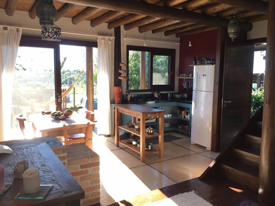 Cozinha e e sala de jantar