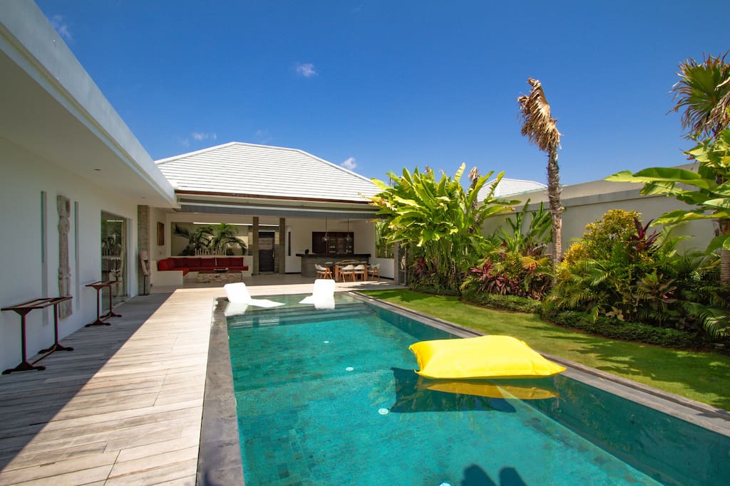 Large pool villa