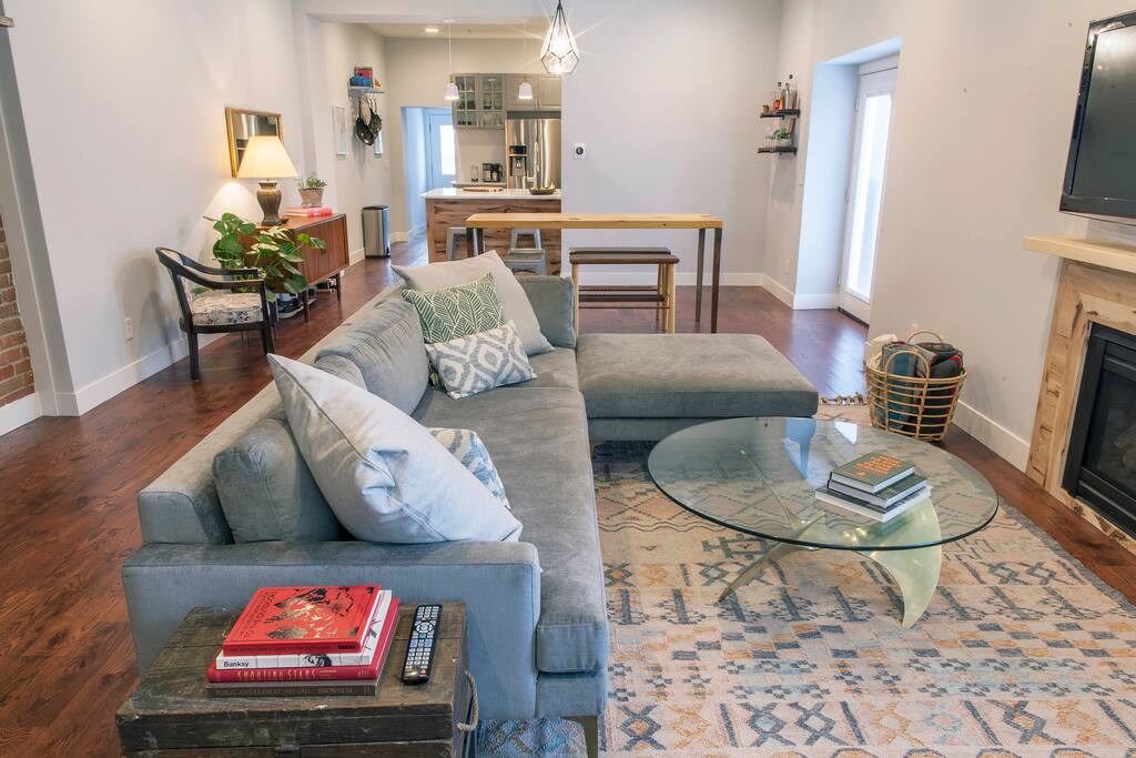 Living x Dinner Area.