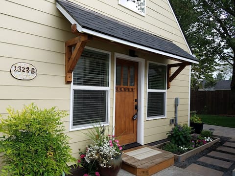 ROSE CITY PARK Guesthouse!