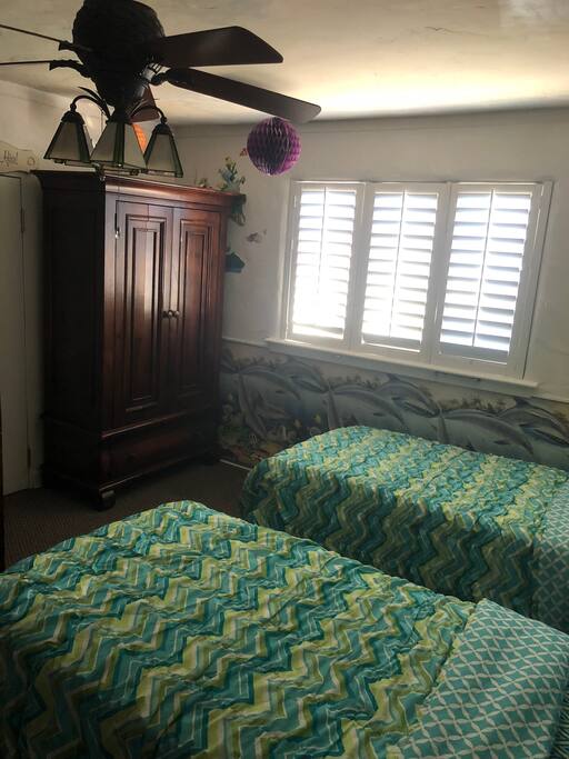 Armoire for clothes as well as a closet