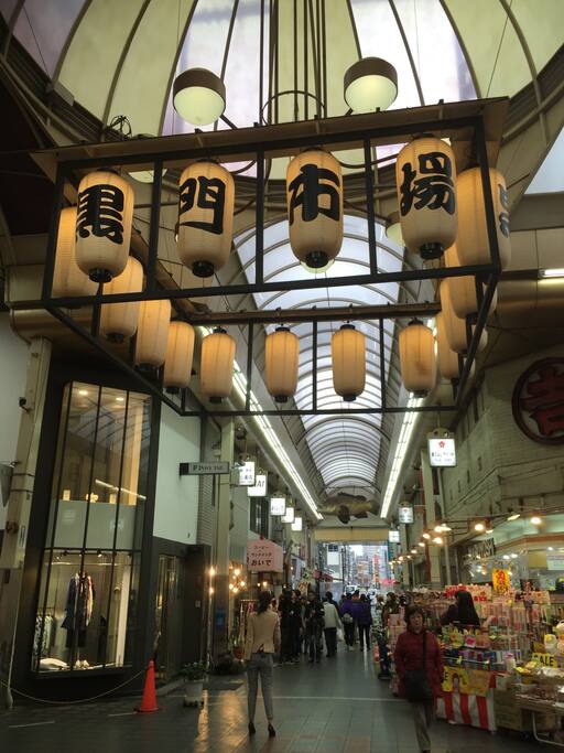 黑门市场 步行5分钟! 各种新鲜海鲜 、水果、蔬菜