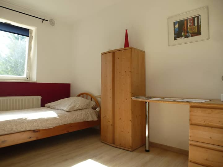 nice little room; University: 250m