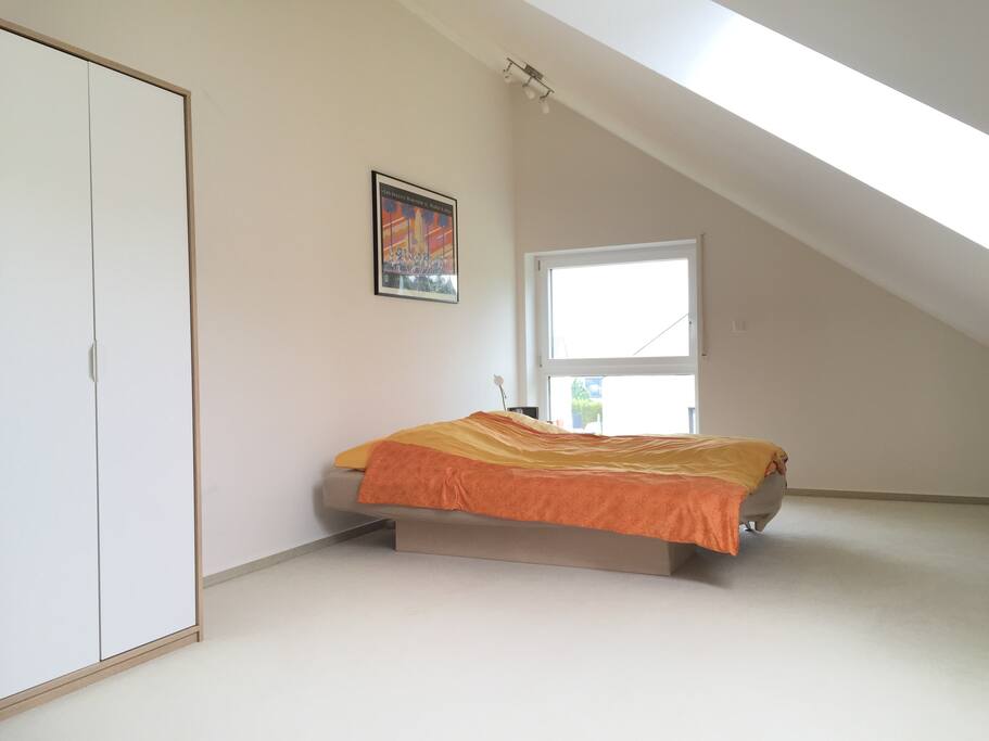 Sleeping room with double bed.