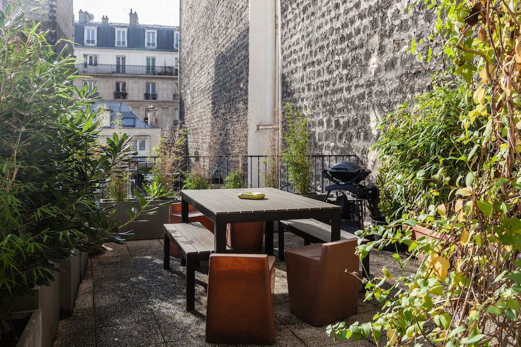 Large terrace = 25 M2