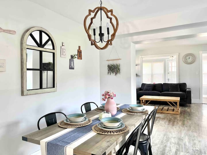 The Blue Breeze Houses for Rent in Amherstburg, Ontario, Canada Airbnb