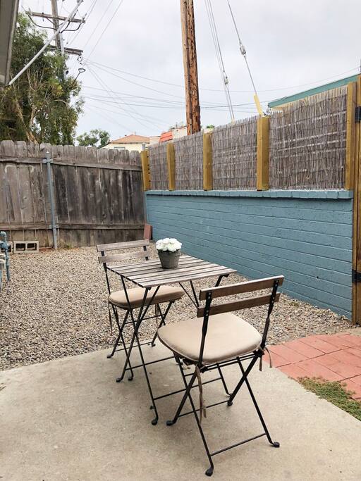 BACKYARD SEATING