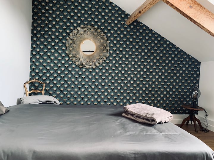 由建筑师翻修的全新床上用品和空间