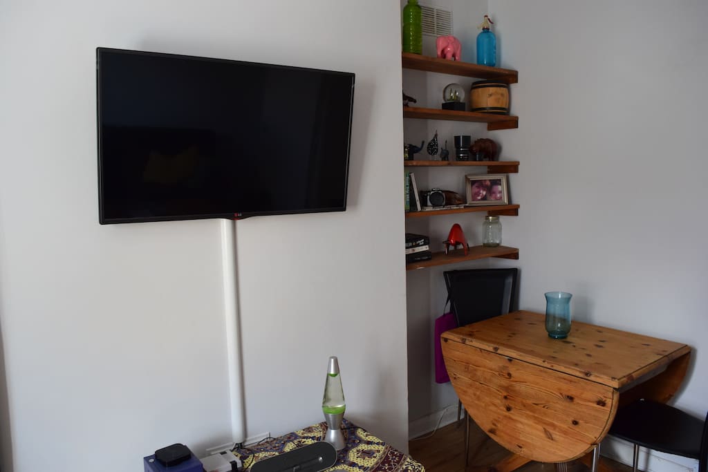 Large TV and dining area