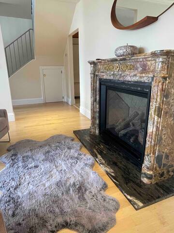 Home on the sunny hill gallery image 5