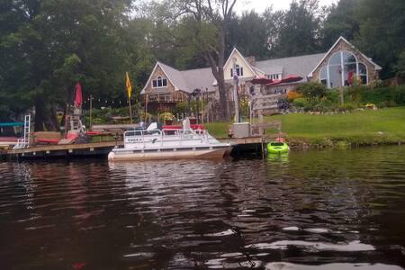 Castlebrook on Lake Mokoma  5 bedroom 5 1/2 bath