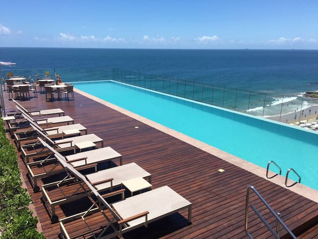 Apartamento na Barra em frente ao mar-Expresso2222