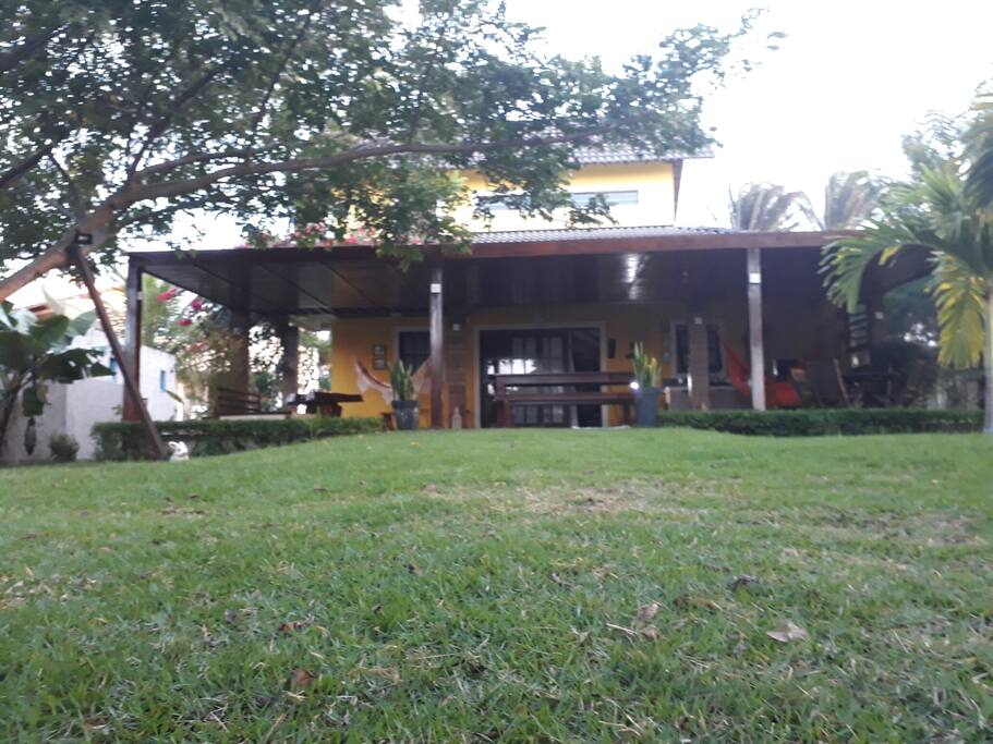 Vista e jardim frontal